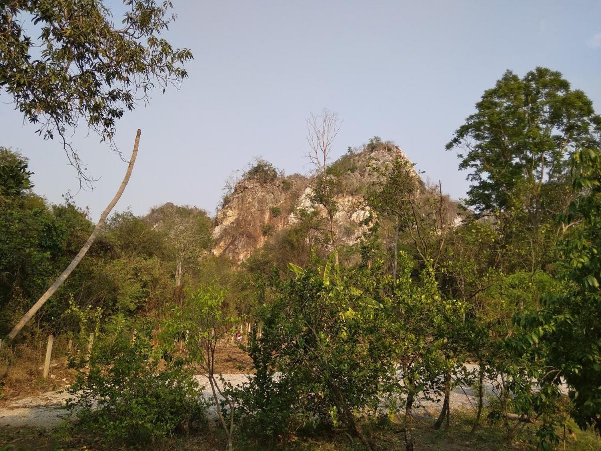 ชายเขาโฮมสเตย์ Kanchanaburi Exterior foto